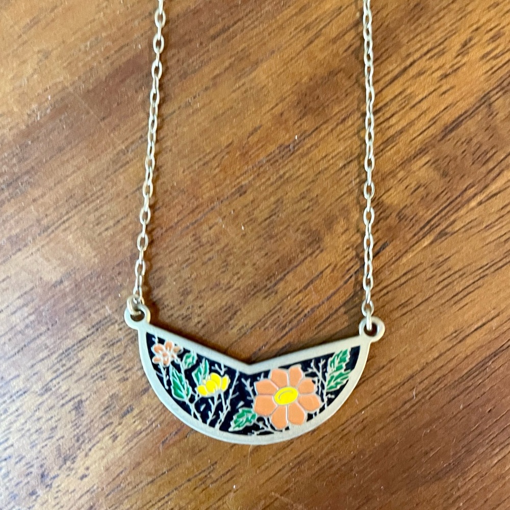 Resin Art Deco/Art Nouveau Floral Necklace
